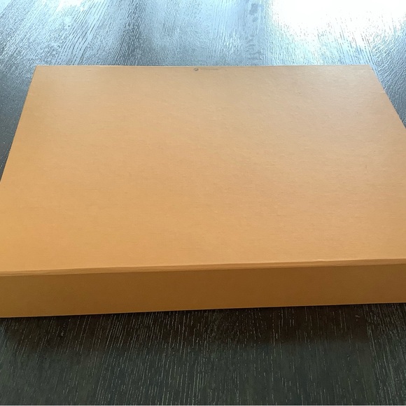 Authentic Louis Vuitton Never full packaging - Picture 2 of 5